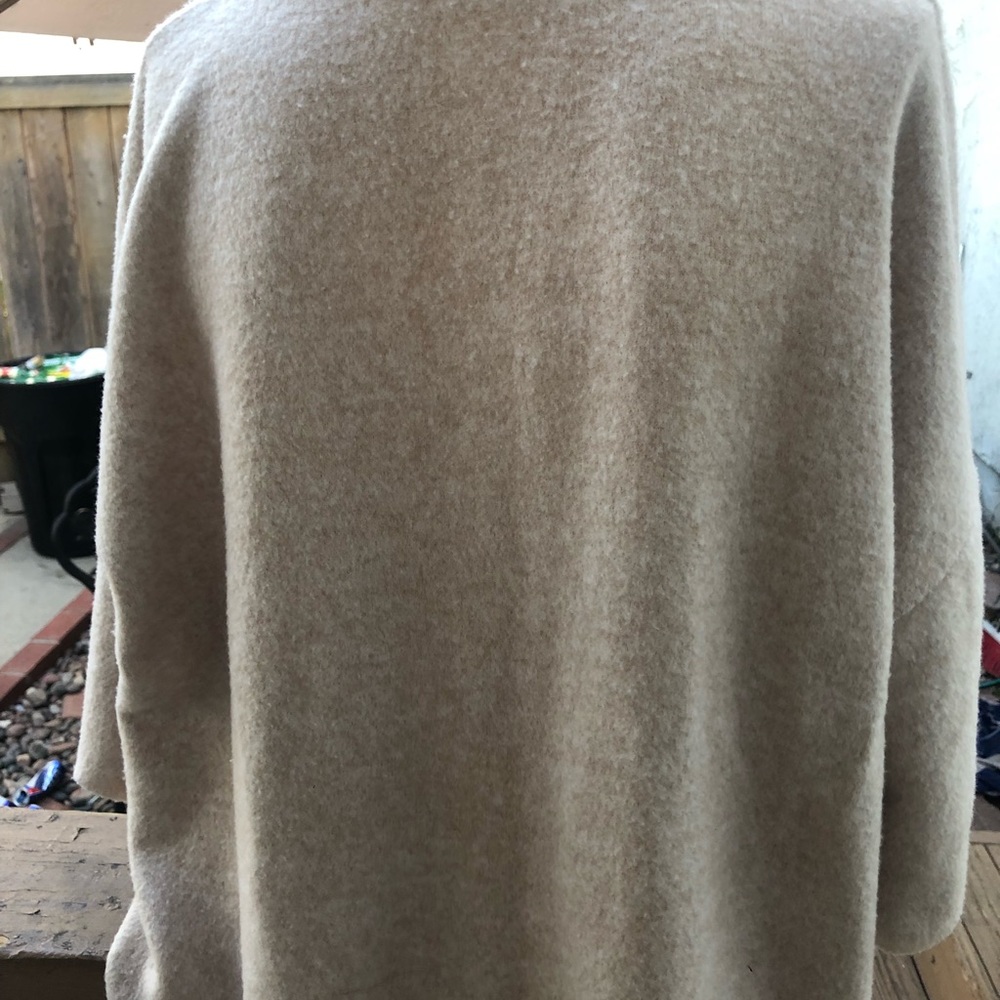 Zara sweater - Picture 4 of 4